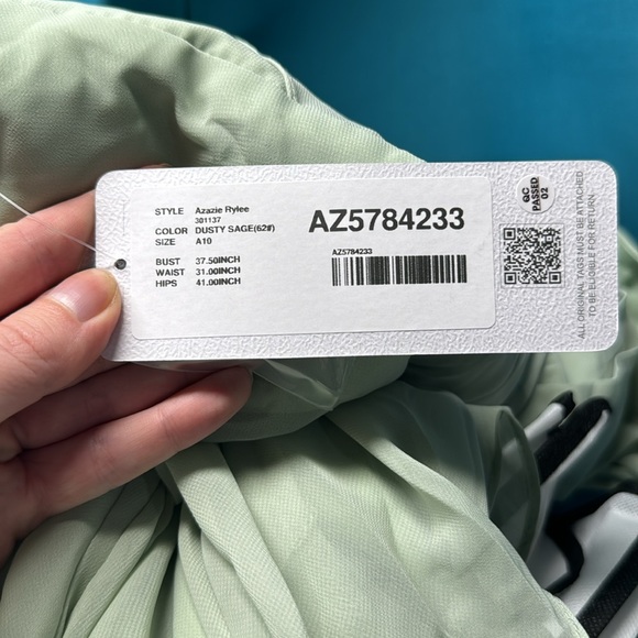 Azazie Rylee - Picture 5 of 5